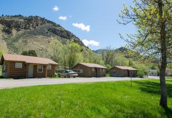 Yellowstone Hot Springs Resort allows 18 year olds to book a room