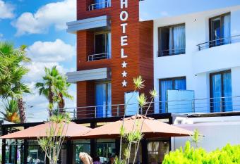 MIRANDA HOTEL - Tanger has Balcony rooms