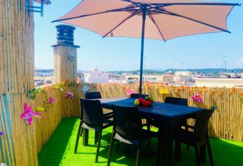 Elegant 2 Bedroom, big terrace 200m from beach has Balcony rooms