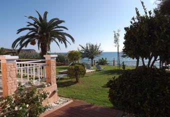 Corfu Villa Memos has Balcony rooms