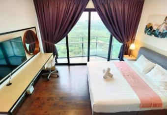 C2518 Almas Suite seaview Muji100mbpsNetflix by STAY allows 18 year olds to book a room