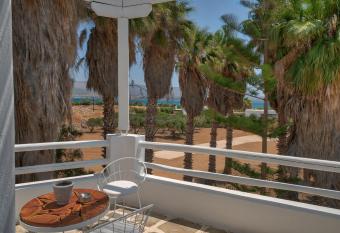 Palm Heaven Boutique Apartments has Balcony rooms