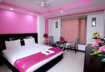 Hotel Royal Classic By WB Inn allows 18 year olds to book a room