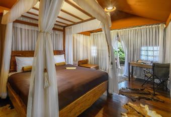 Sang Giri - Mountain Glamping Camp has Balcony rooms