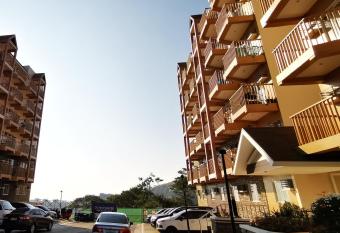 Cozy Nooks Baguio has Balcony rooms