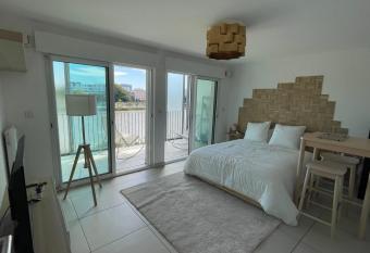 Nice Studio 28 M With Balcony Near The Center has Balcony rooms