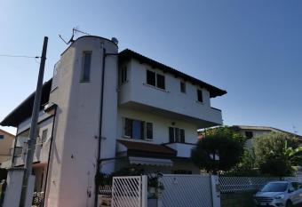 Residenza degli Ulivi has Balcony rooms