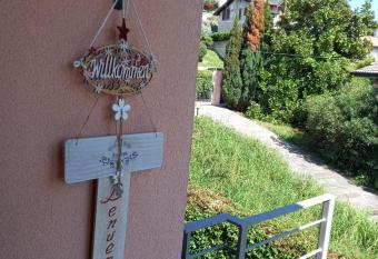 VILLA DEI TRAMONTI has rooms with a private hot tub