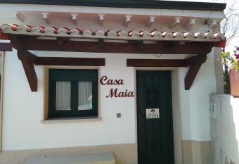 Hostel & Rooms Casa Maia has Balcony rooms