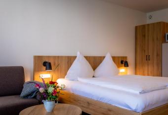 Gasthaus Hirschenstube & G  stehaus Gehri has Balcony rooms