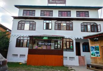 HOTEL REGENCY has Smoking rooms