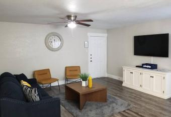 Sweet436 has Balcony rooms