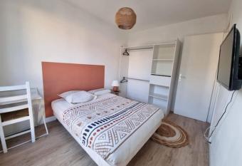 L   esp  rance chambre 1 allows 18 year olds to book a room