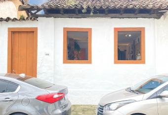 Hostel Dona Generoza allows 18 year olds to book a room