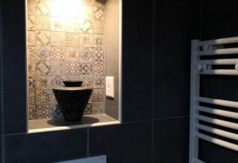 Studio with free parking Nice terrace Free WiFi connection has Balcony rooms