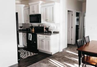 NEW CONDO Cache Valley 3BR 2BA - Sleeps 7 allows 18 year olds to book a room