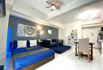 Casa Uzuri Tagaytay Staycation - Cityland Tagaytay, Prime Residences has Balcony rooms