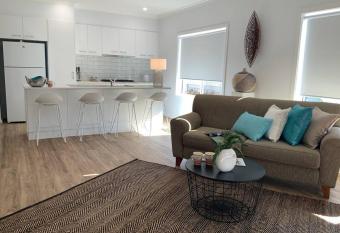 METUNG 3 BEDROOM, BRAND NEW HOUSE! has Balcony rooms