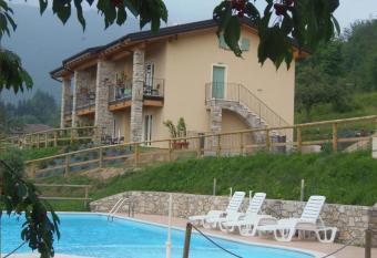 Casale di Pegol has Balcony rooms