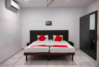 Kings Fort Rooms Thrippunithura has Balcony rooms