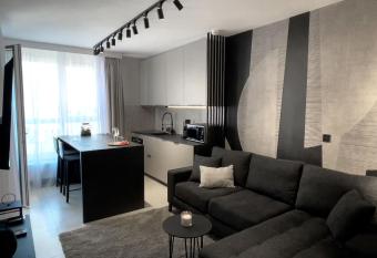 URBAN APARTMENTS Premium DOWNTOWN Nr 89 with Garage has Balcony rooms