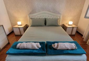 The Penthouse Of Padova has rooms with a private hot tub