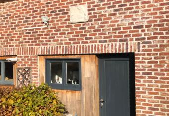 Appartement lumineux et calme has Balcony rooms