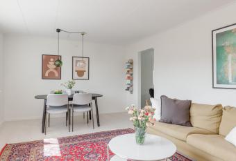 Family home near the ocean, with large patio & BBQ has Balcony rooms