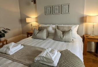 Banks Bed & Continental Breakfast allows 18 year olds to book a room