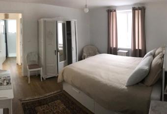 Appartement RDC allows 18 year olds to book a room