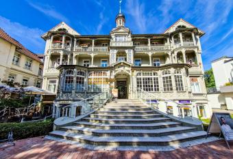 EUPHORAS - Central & Stylish Apartment - Parking has Balcony rooms