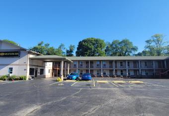 First Western Inn has Smoking rooms