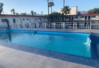 Hotel Presidente allows 18 year olds to book a room