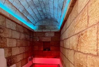 Azalea Suite Deluxe allows 18 year olds to book a room