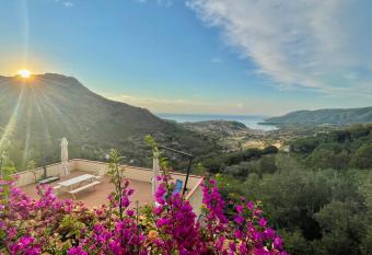 Aria di Collina - Isola d Elba has Balcony rooms