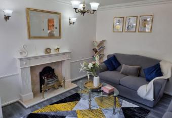 Centrally Located w/ Free Parking & Smart TV allows 18 year olds to book a room