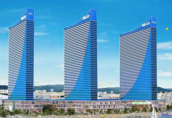 Orbi Apartments & Sea View allows 18 year olds to book a room