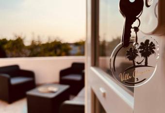 Villa Chimera has Balcony rooms