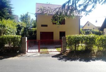 Manjina ku  a has Balcony rooms
