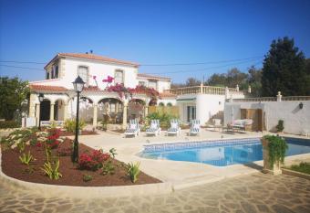 Ca Olivar allows 18 year olds to book a room