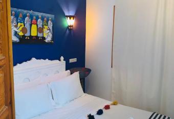 Riad Les Miroirs has Balcony rooms