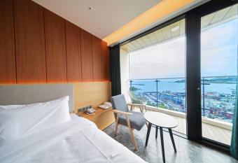 The Club Hotel Gijang Yeonhwari has Balcony rooms