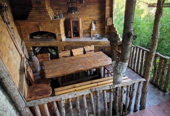 Holiday House in Yerevan with Garden and Lovely Views has Smoking/Balcony rooms