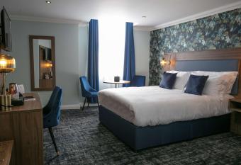 Best Western Hotel 99 allows 18 year olds to book a room