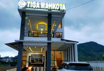 Tiga Mahkota homestay has Balcony rooms