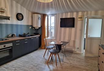 gilka 2 has Balcony rooms