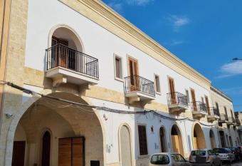 Le radici has Balcony rooms