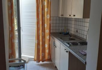 Apartman Bol has Balcony rooms