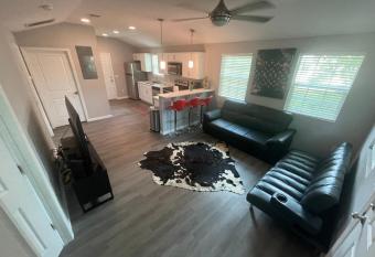 Peaceful Get Away has Balcony rooms