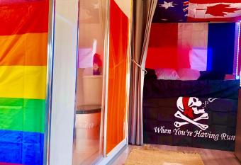 Mavis in the Cotswolds has rooms with a private hot tub